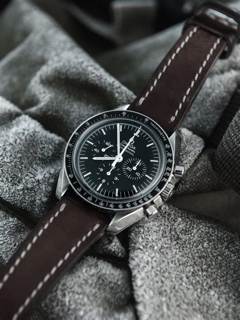 omega speedmaster gold leather strap|Omega Speedmaster professional leather strap.